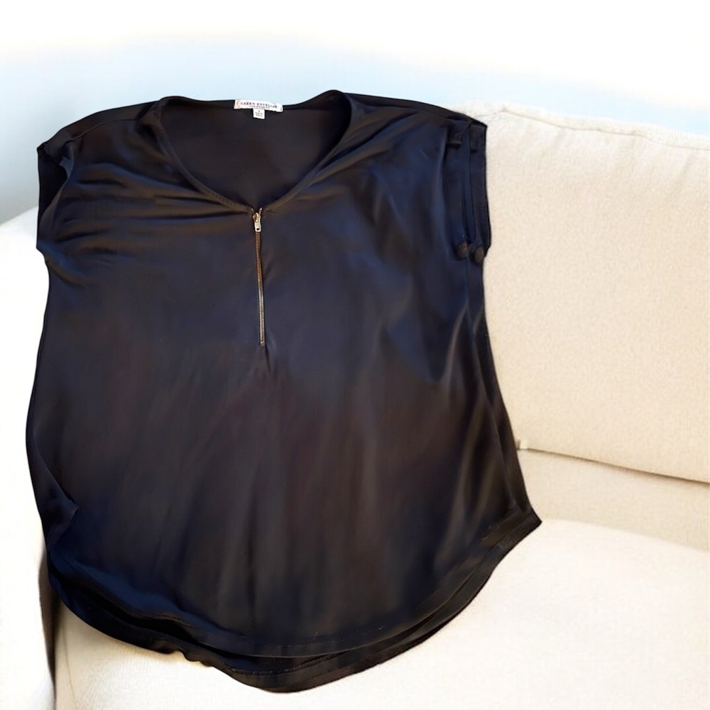 Green Envelope Elegant Black Top with Front Zipper